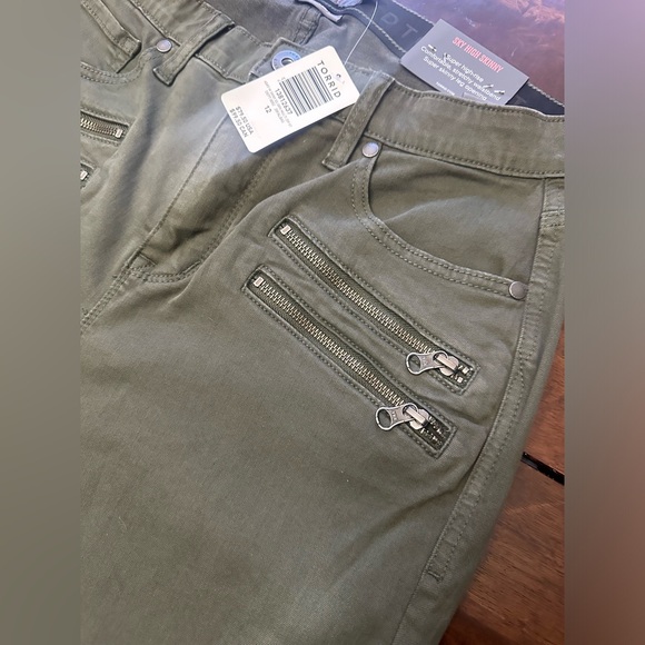 Torrid Sky High Skinny Jeans - Picture 4 of 6